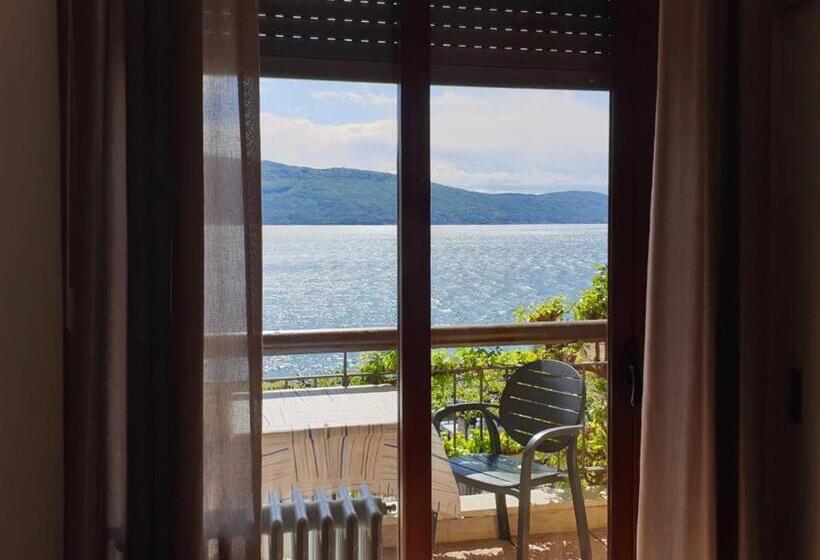Superior room with lake view, Palazzina