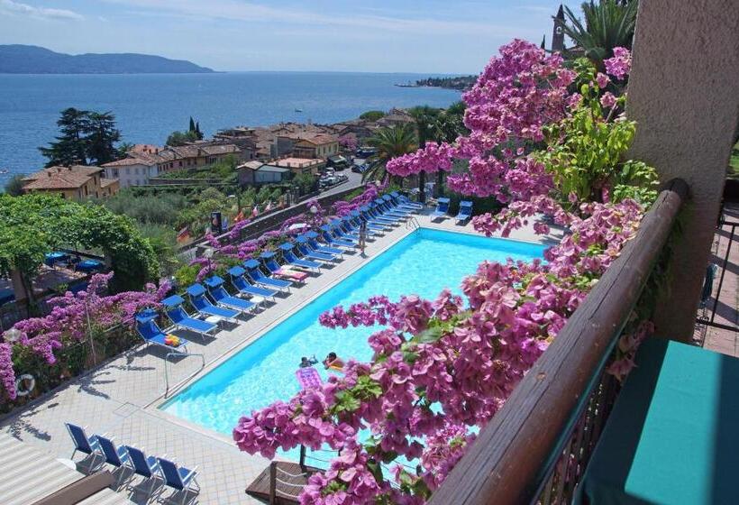 Superior room with lake view, Palazzina