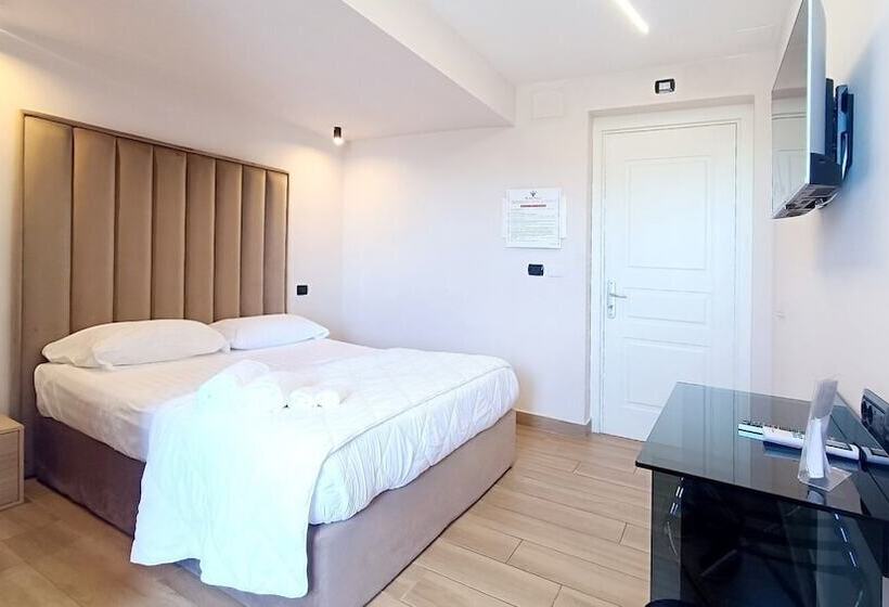 חדר קומפורט, Puteoli Palace