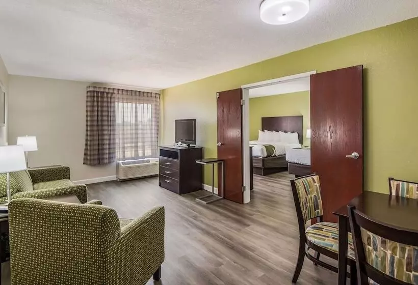 سوییت, Quality Inn & Suites Quincy  Downtown