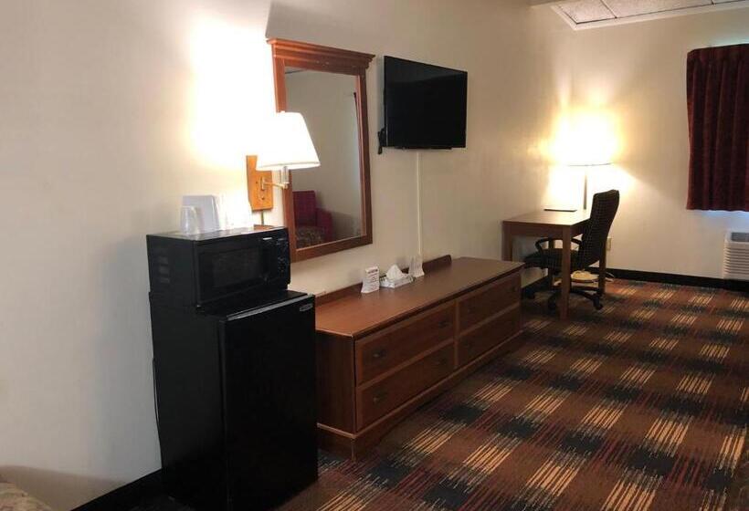 Номер Стандарт 2 Двуспальные Кровати, Red Carpet Inn Syracuse Airport