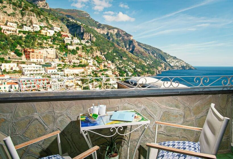 Triple Room Sea View, Reginella