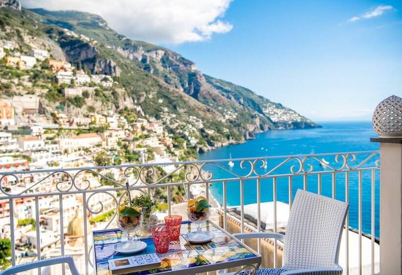 景色の見えるスタンダード４人部屋, Reginella