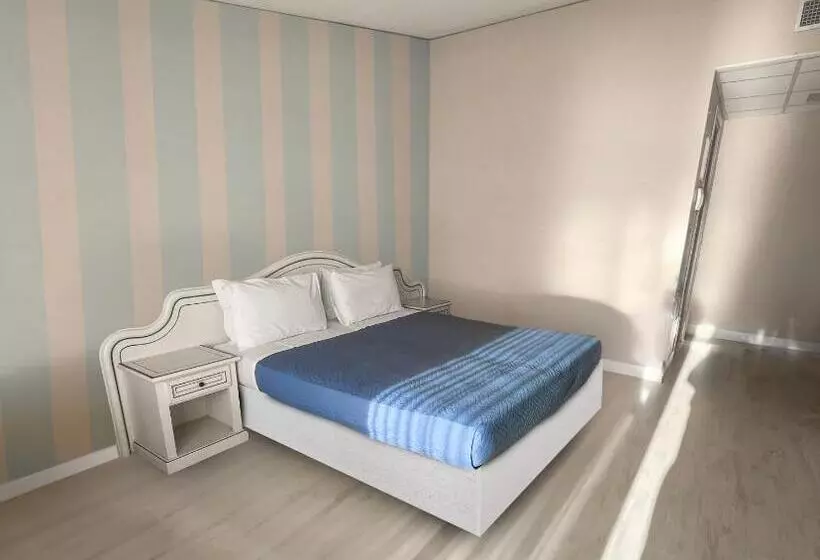 Superior room with lake view, Ahg Riva Del Sole Hotel   Adults Only