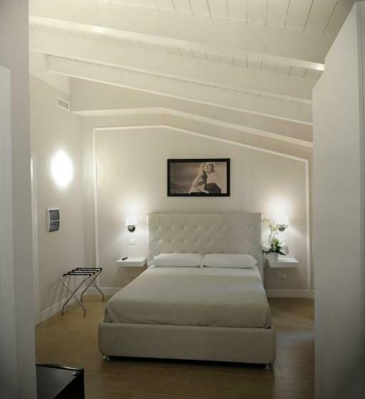 חדר סטנדרט לשלושה עם טרסה, B&b La Dolce Vita