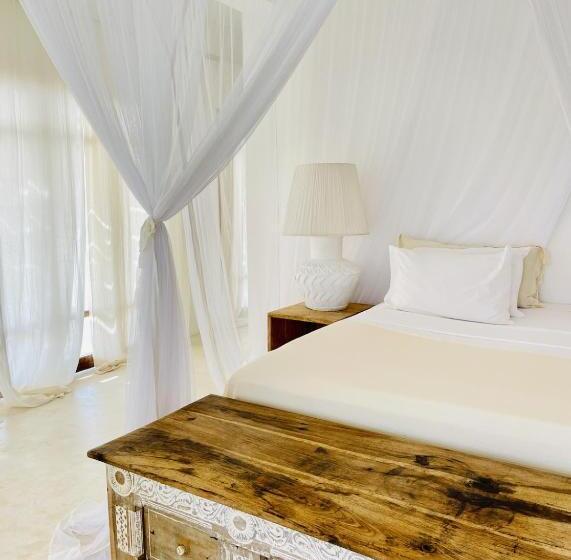 سوئیت با تخت بزرگ, Simba Wa Kale Suites & Beach