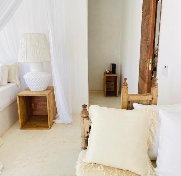 سوئیت با تخت بزرگ, Simba Wa Kale Suites & Beach