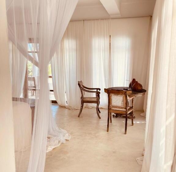 سوئیت با تخت بزرگ, Simba Wa Kale Suites & Beach