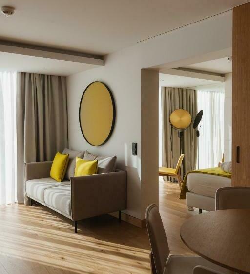 سوییت اجرایی, Lumen Hotel & The Lisbon Light Show