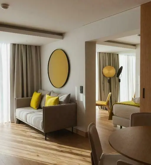 Suite Executiva, Lumen Hotel & The Lisbon Light Show