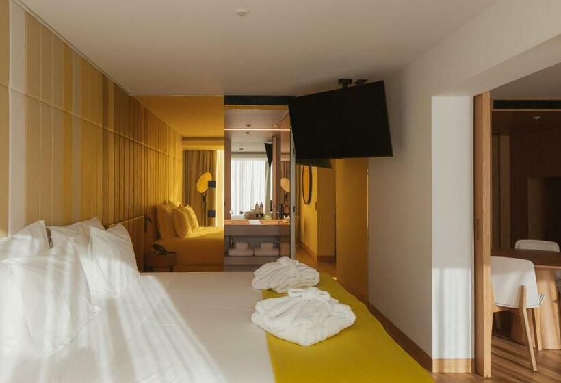 سوییت اجرایی, Lumen Hotel & The Lisbon Light Show