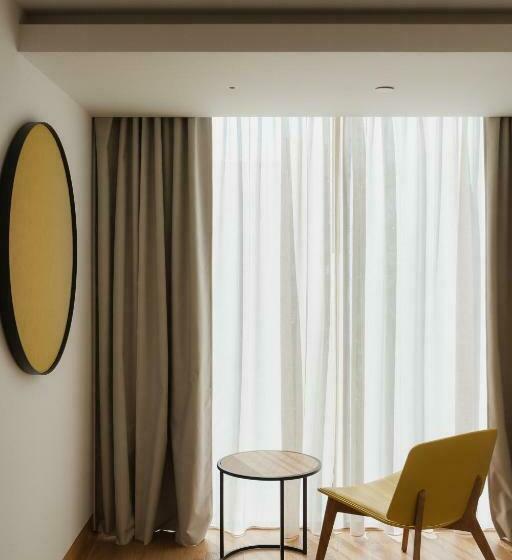 سوییت اجرایی, Lumen Hotel & The Lisbon Light Show