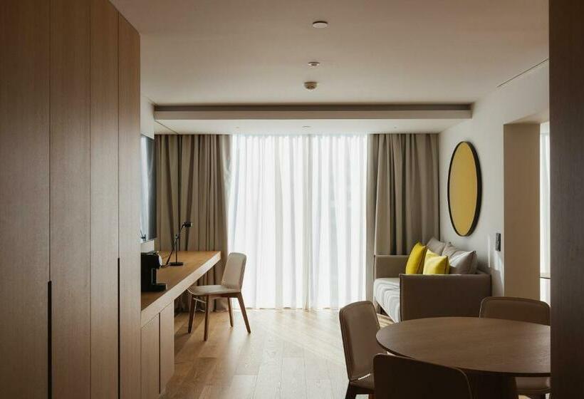 Suite Executiva, Lumen Hotel & The Lisbon Light Show