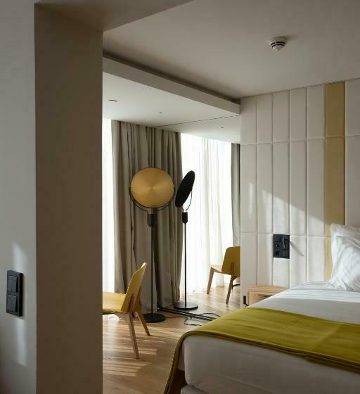 سوییت اجرایی, Lumen Hotel & The Lisbon Light Show