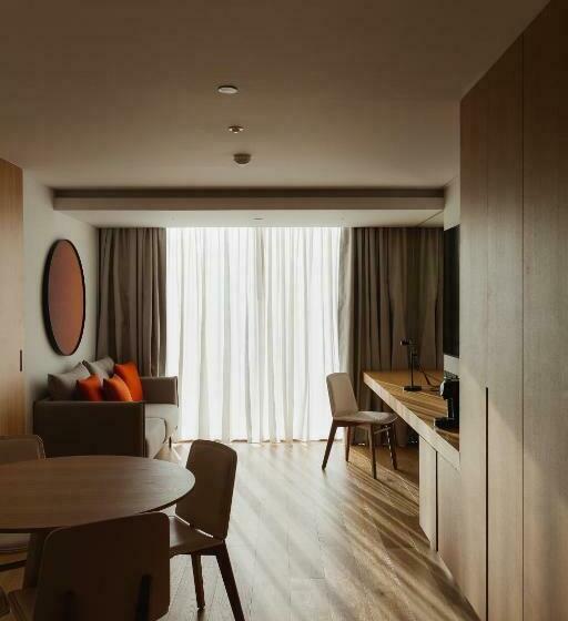 سوییت اجرایی, Lumen Hotel & The Lisbon Light Show