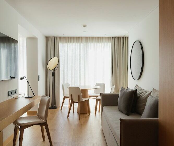 Suite Executiva, Lumen Hotel & The Lisbon Light Show
