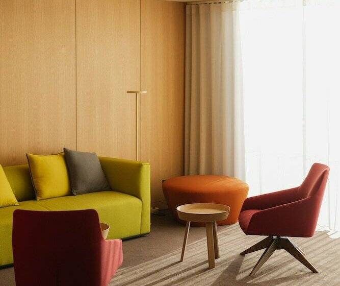 سوییت اجرایی, Lumen Hotel & The Lisbon Light Show