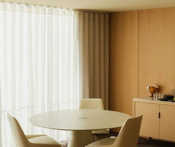 سوییت اجرایی, Lumen Hotel & The Lisbon Light Show