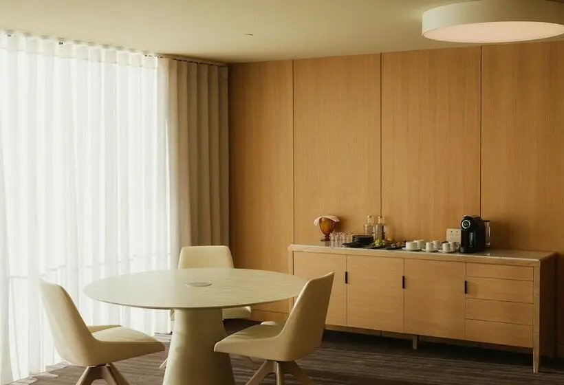 Suite Executiva, Lumen Hotel & The Lisbon Light Show
