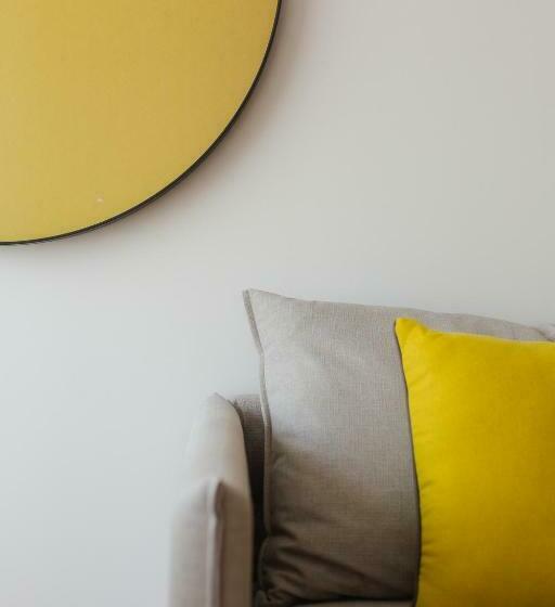 سوییت خانوادگی, Lumen Hotel & The Lisbon Light Show