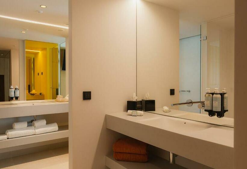 Suite Familiar, Lumen Hotel & The Lisbon Light Show