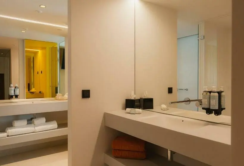 Suite Familiar, Lumen Hotel & The Lisbon Light Show