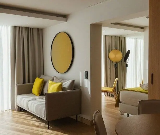 Suite Familiar, Lumen Hotel & The Lisbon Light Show