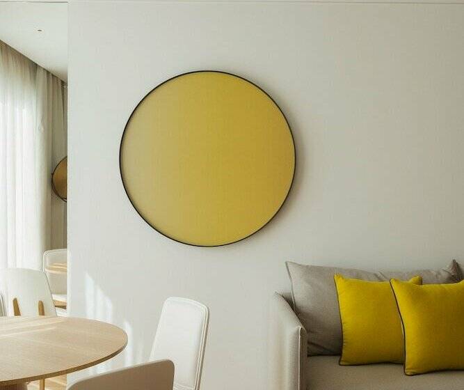 سوییت خانوادگی, Lumen Hotel & The Lisbon Light Show