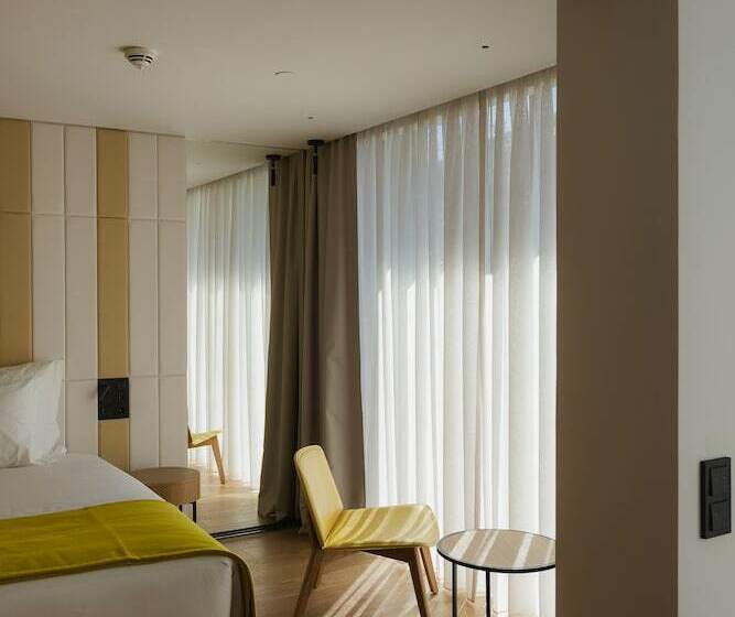 Suite Familiar, Lumen Hotel & The Lisbon Light Show
