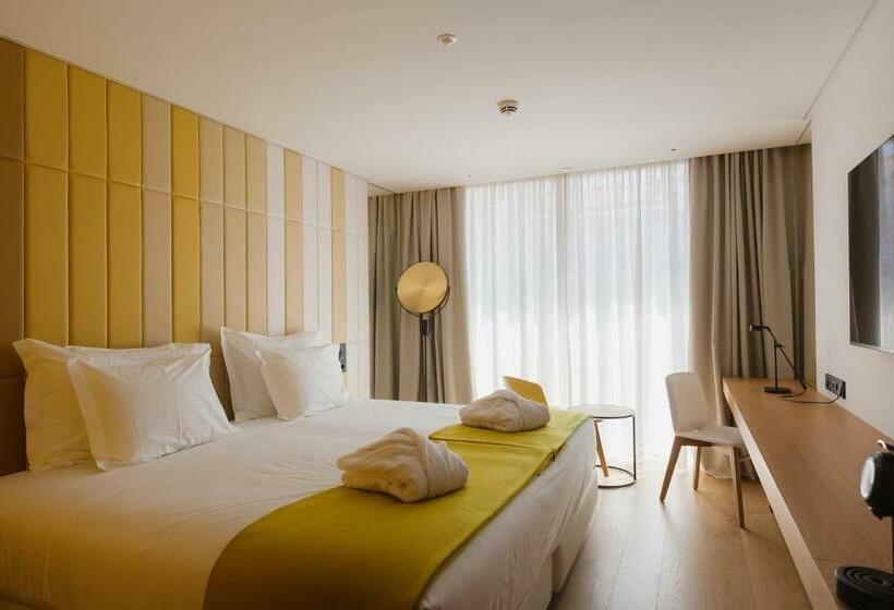 اتاق استاندارد تودرتو, Lumen Hotel & The Lisbon Light Show