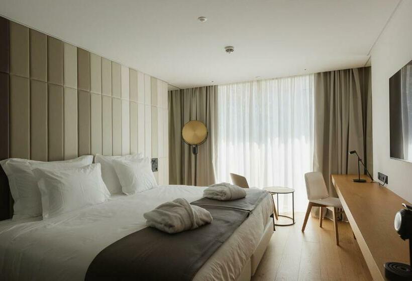 اتاق استاندارد تودرتو, Lumen Hotel & The Lisbon Light Show