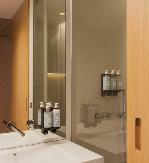 Quarto standart comunicado, Lumen Hotel & The Lisbon Light Show