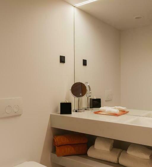 اتاق استاندارد تودرتو, Lumen Hotel & The Lisbon Light Show