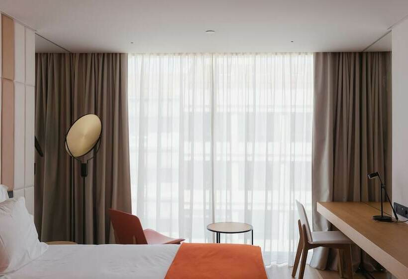 اتاق استاندارد تودرتو, Lumen Hotel & The Lisbon Light Show