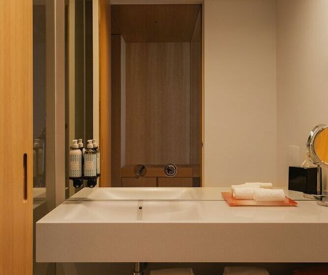 اتاق استاندارد تودرتو, Lumen Hotel & The Lisbon Light Show