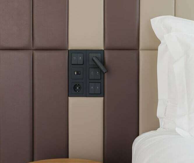 Quarto standart comunicado, Lumen Hotel & The Lisbon Light Show