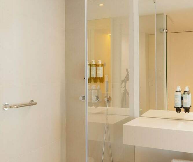 اتاق استاندارد تودرتو, Lumen Hotel & The Lisbon Light Show