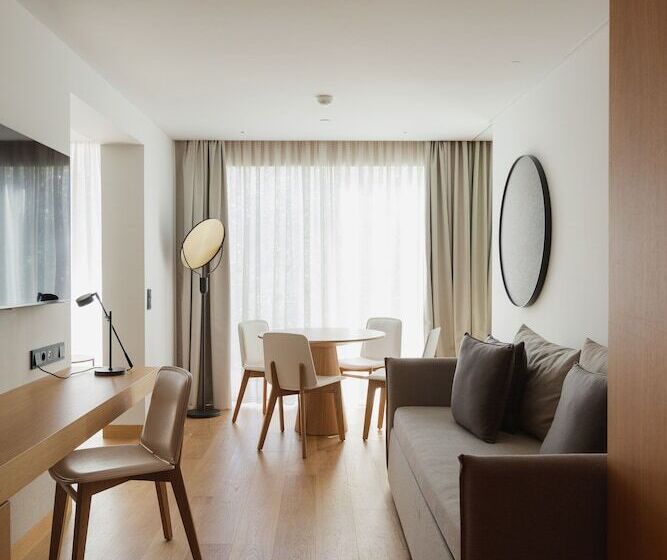 Suite Executiva, Lumen Hotel & The Lisbon Light Show