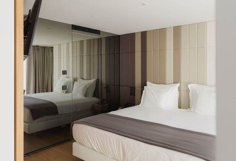 سوئیت پریمیوم, Lumen Hotel & The Lisbon Light Show