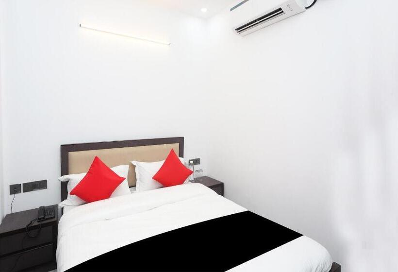 Трехместный Номер Классика, Capital O Peaceful Stays Near Iskcon Temple Noida
