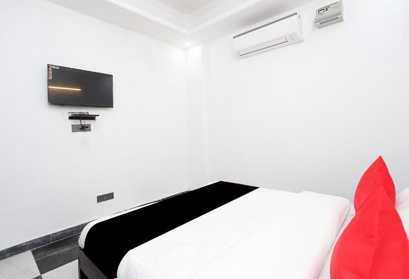 Трехместный Номер Deluxe, Capital O Peaceful Stays Near Iskcon Temple Noida
