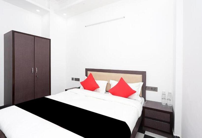 Трехместный Номер Классика, Capital O Peaceful Stays Near Iskcon Temple Noida