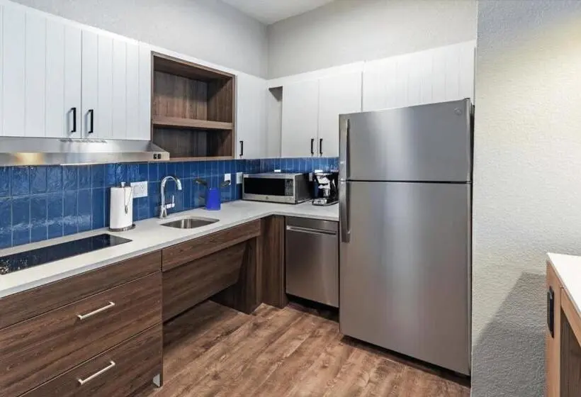 キングサイズベッドのスイートルーム, Staybridge Suites Waco South   Woodway, An Ihg