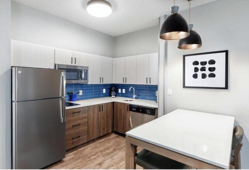 Люкс Кровать Кинг, Staybridge Suites Waco South   Woodway, An Ihg