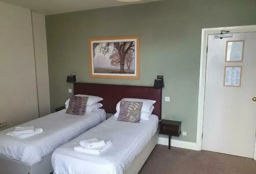اتاق اکونومی, The Lambton Arms