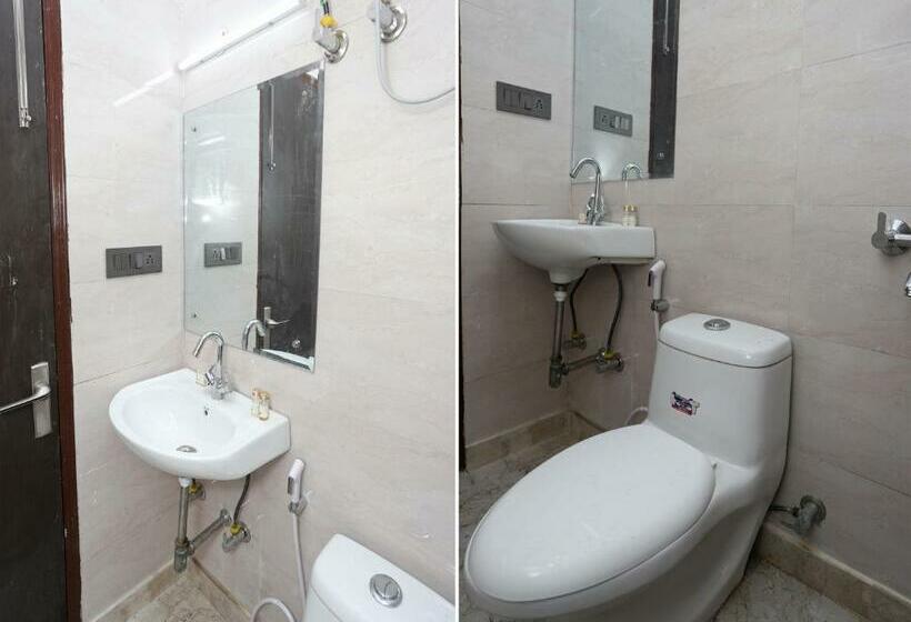 Номер Basic, Capital O Peaceful Stays Near Iskcon Temple Noida