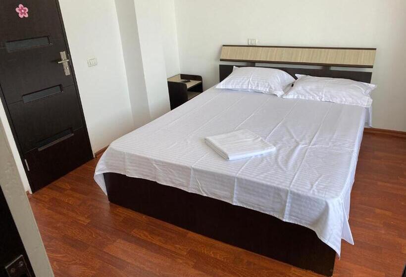 Standard Studio, Jacob's Villa