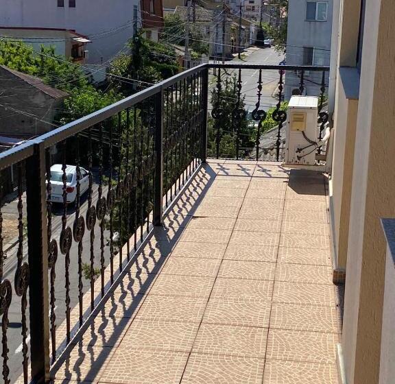 Standard Studio, Jacob's Villa