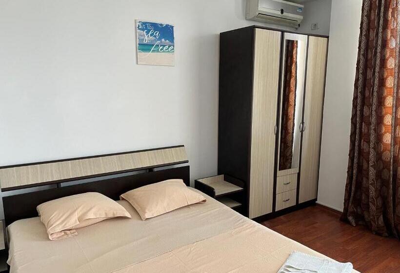 Standard Studio, Jacob's Villa