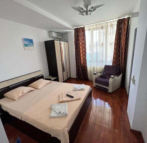 Standard Studio, Jacob's Villa